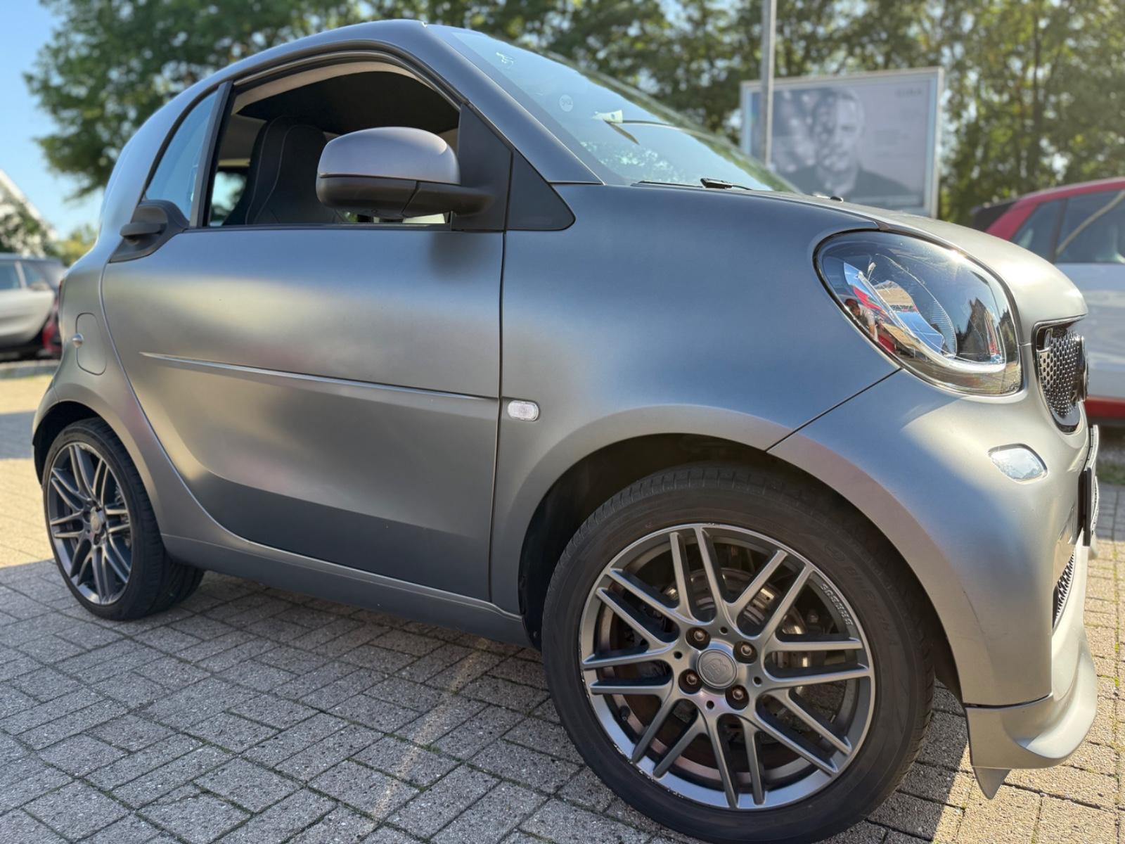 Smart ForTwo BRABUS*JBL*PANORAMA*KAMERA*NAVI*AMBIENTE*