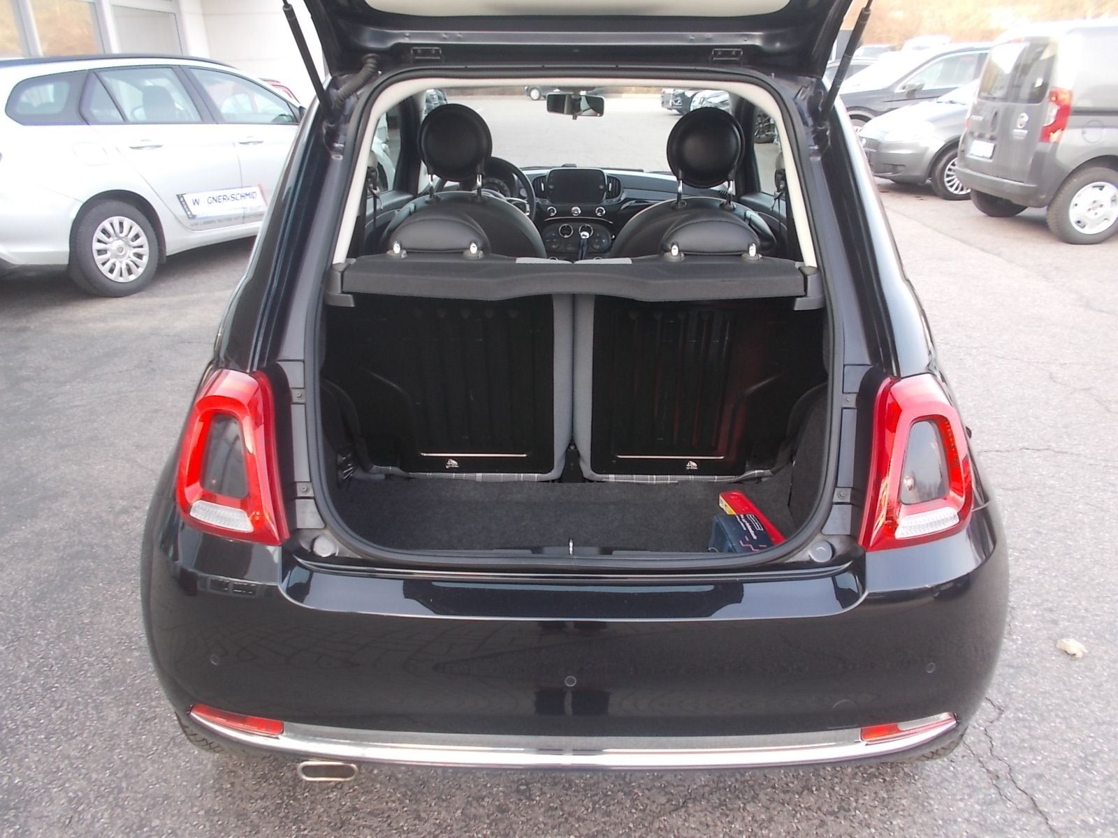 Fahrzeugabbildung Fiat 500 Lounge 1.2 8V