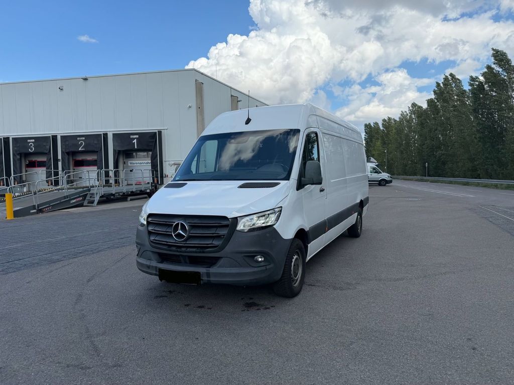 Image of Mercedes-Benz Sprinter