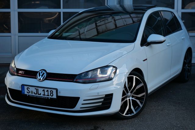 Volkswagen Golf GTI Performance DSG NAVI PRO+PANO+DYNAUDIO