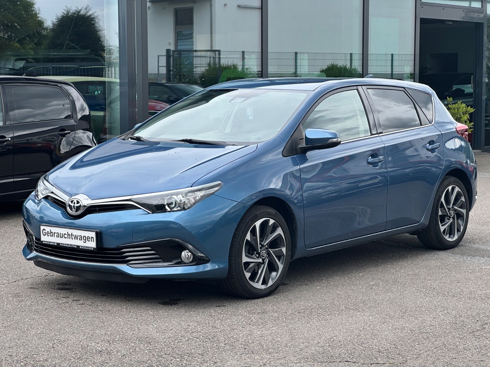 TOYOTA Auris