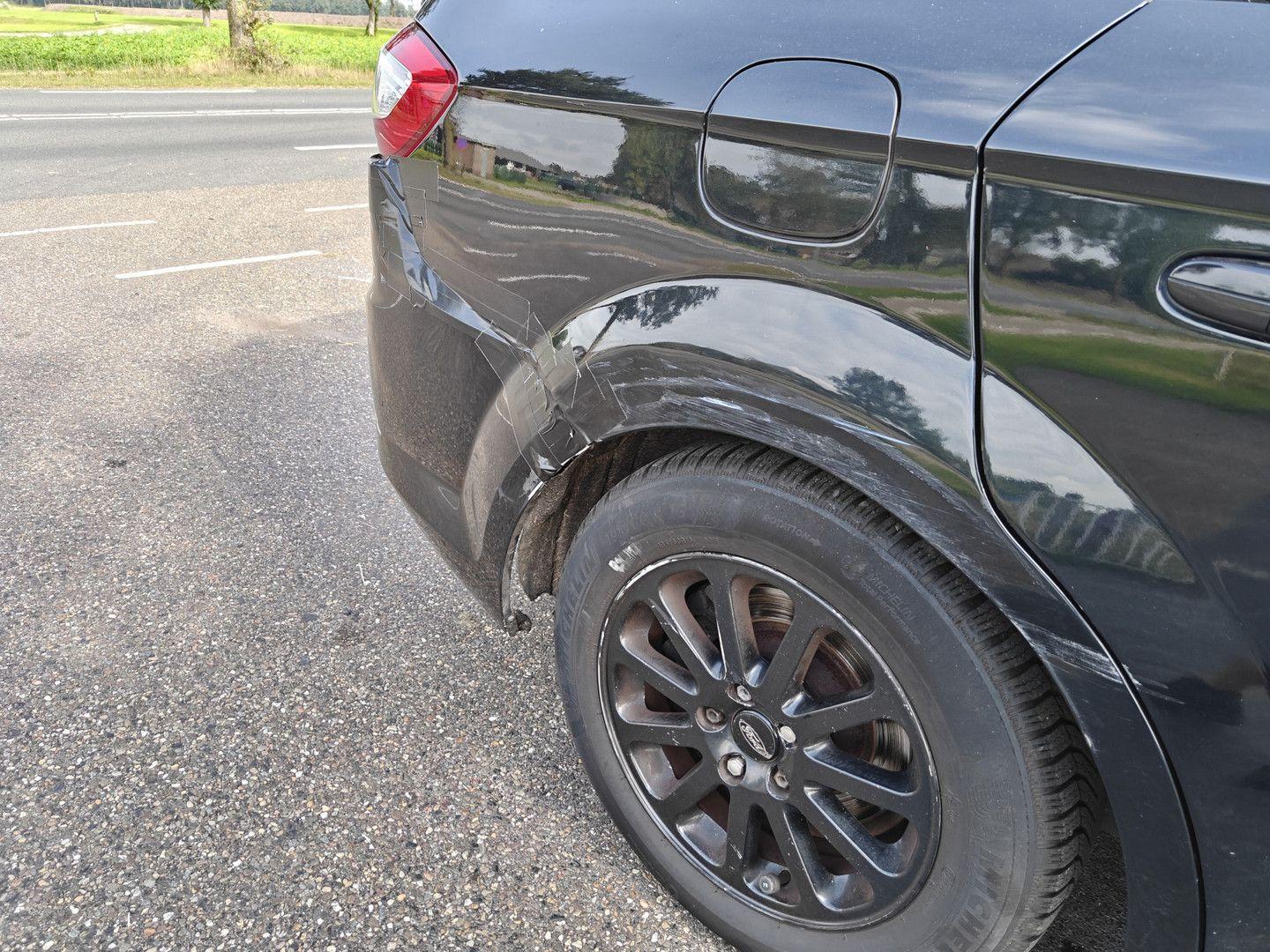 Ford Mondeo 2011 — photo 14