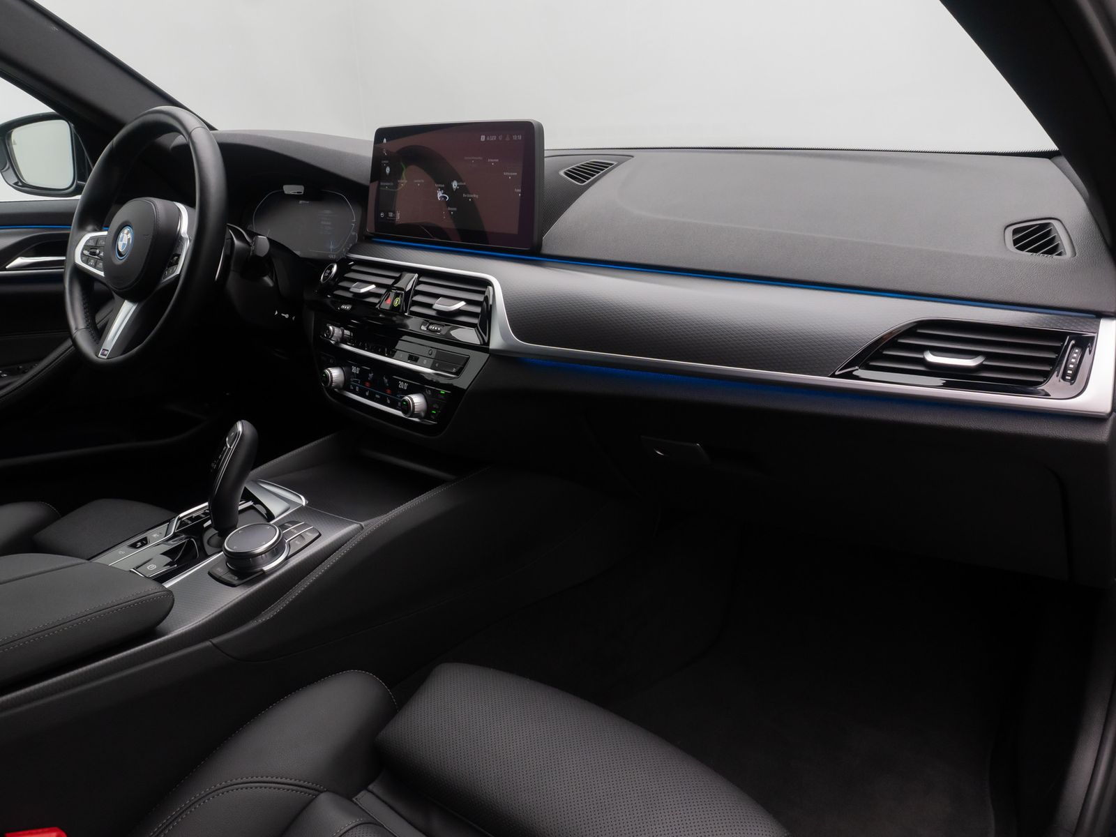 Fahrzeugabbildung BMW 530e M Sport 360&deg;Laser HUD DAB ACC Komfort Alarm