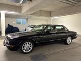 Jaguar XJ8 4.0 V8 Executive*1.Hd*alle Extras**Historie - Jaguar XJ Executive mit Benzin-Antrieb