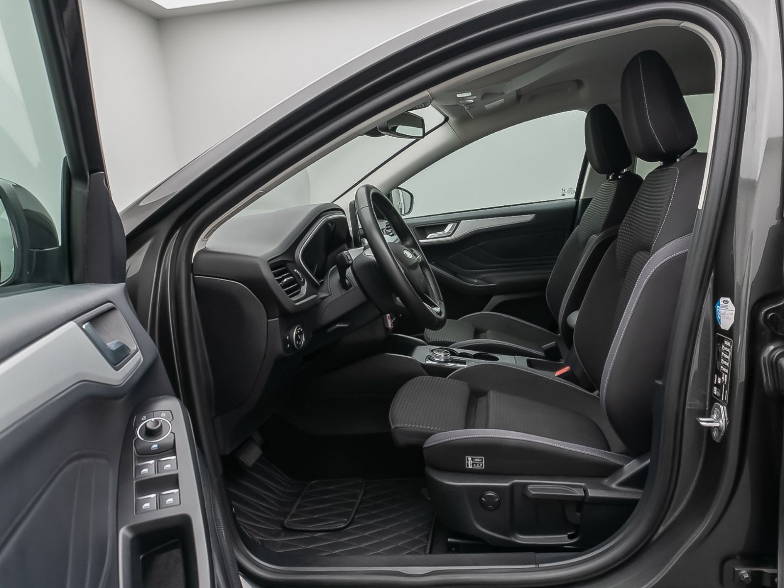 Fahrzeugabbildung Ford Focus Turnier Cool & Connect Kamera AHK Tempomat