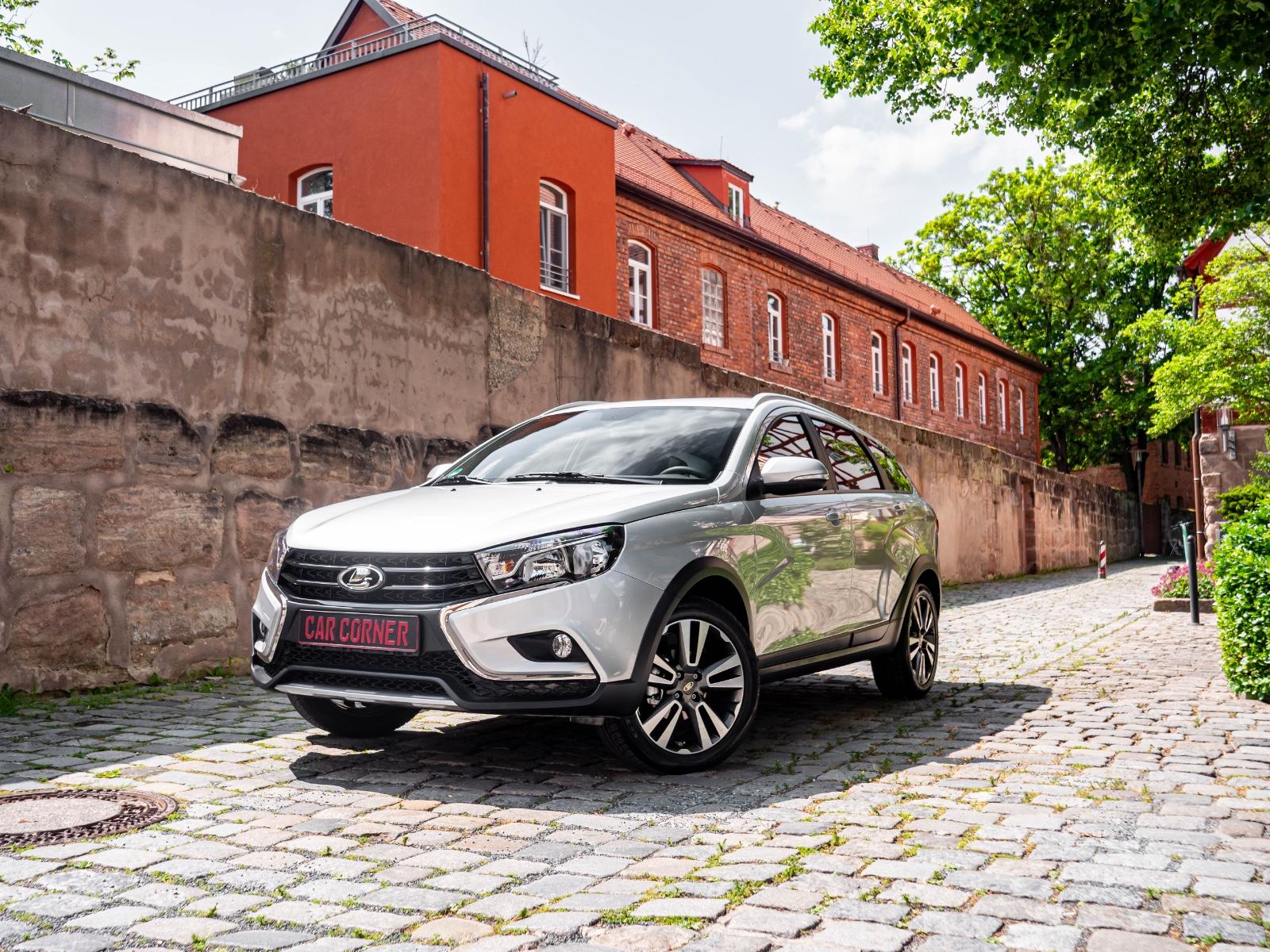Lada Vesta CROSS Kamera !!! NUR 2000 KM original !!!