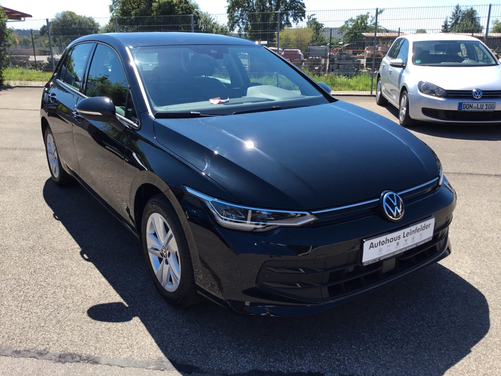 Fahrzeugabbildung Volkswagen Golf 1.5 eTSI DSG Life+AHK+LED+Kamera+Navi