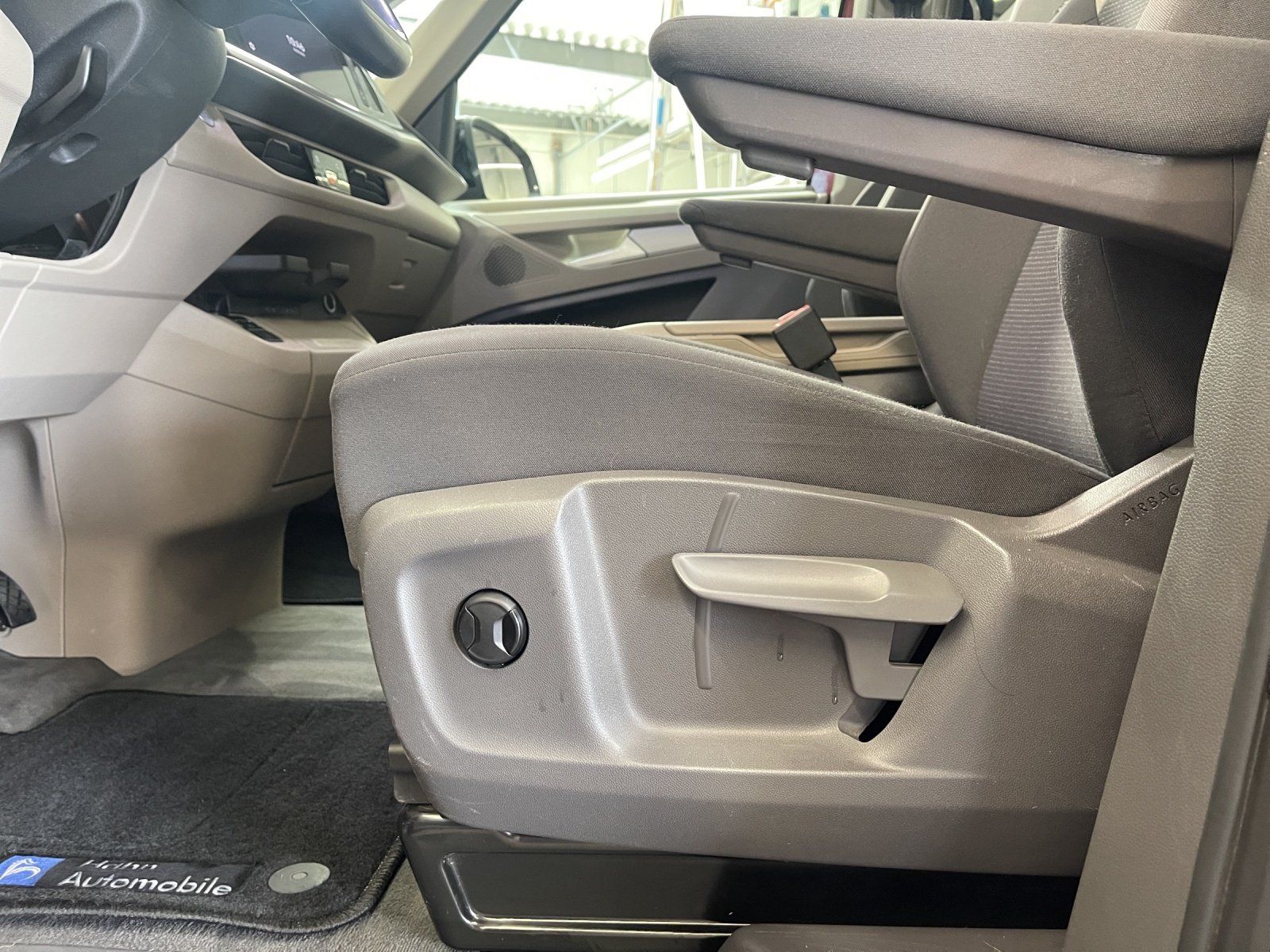 Volkswagen T7 Multivan 2.0 TSI NaviPro Pano IQLight AHK AUT foto 10
