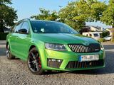 Skoda Octavia 2.0 TSI Green tec DSG RS Combi RS - Skoda Octavia: Grün