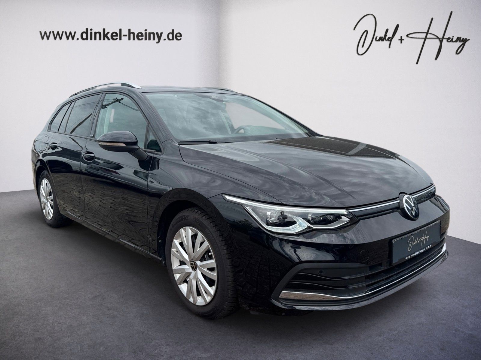 Fahrzeugabbildung Volkswagen Golf VIII Variant Life ACTIVE 1.0 eTSI