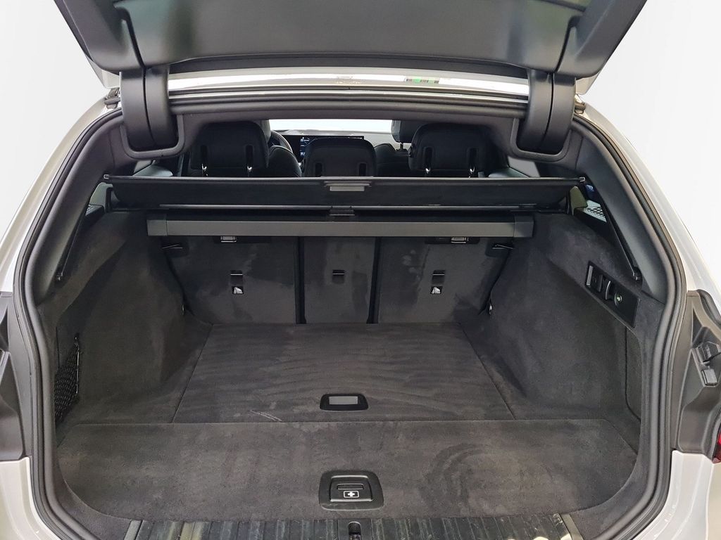 BMW 320 d M-Sport LED Head-Up HiFi DAB RFK AHK Pano u