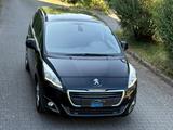 Peugeot 5008 Active~1.HAND~7-SITZER~PANO~SITZ~TEMPOMAT~P - Peugeot 5008 Gebrauchtwagen in Frankfurt