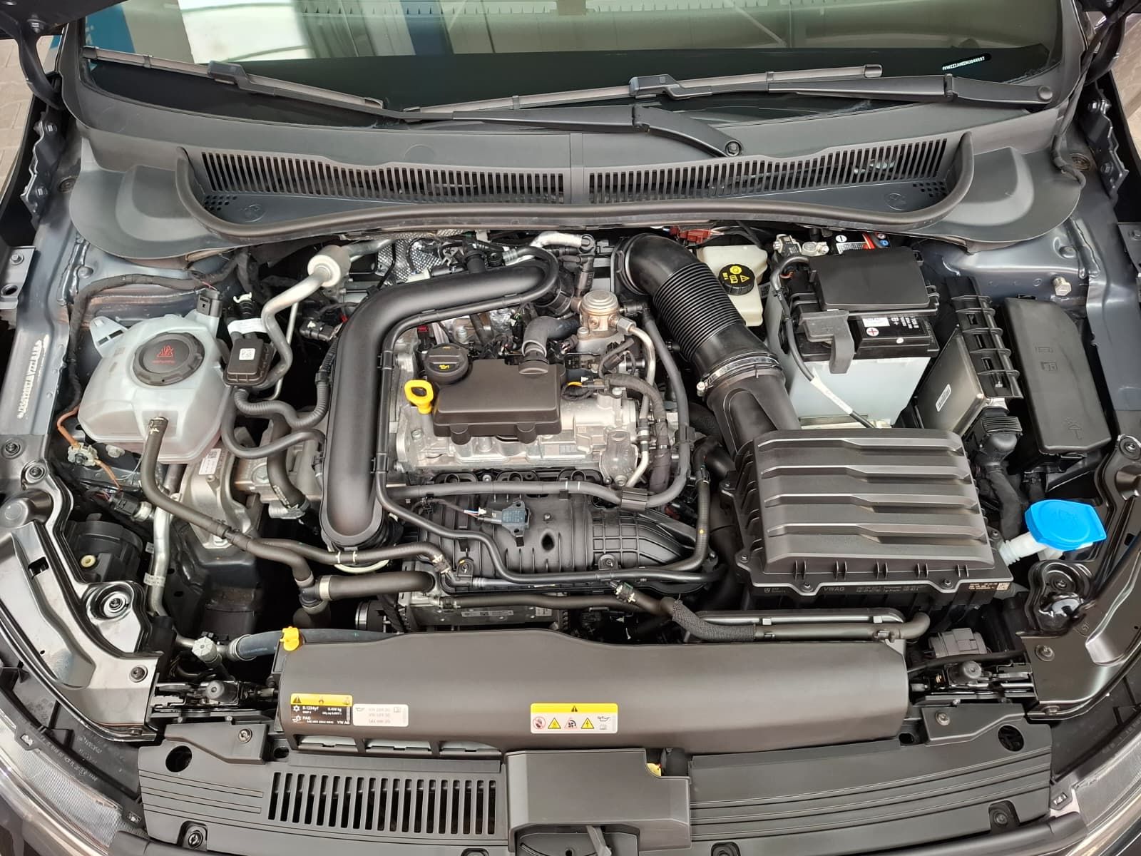 Fahrzeugabbildung Volkswagen Polo Life 1,0 TSI +IQ.Drive + Navi + Licht+Sicht