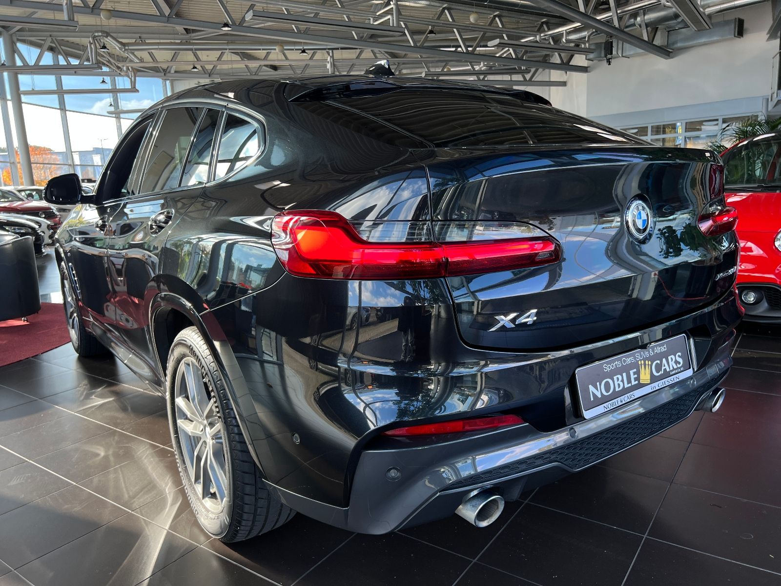 Fahrzeugabbildung BMW X4 xDrive 30 i M Sport AHK HUD LED NAV