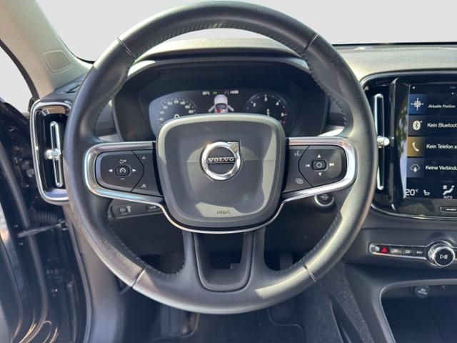 Volvo XC40 Momentum D3 2WD Autom. SSD AHK*