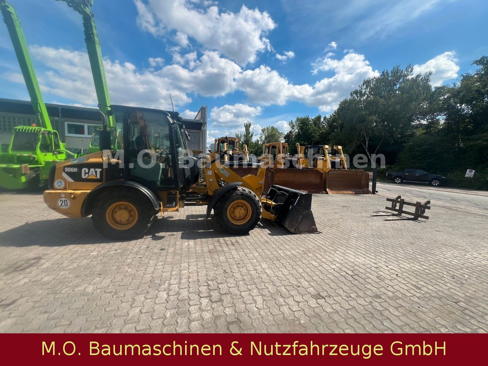 Fahrzeugabbildung CAT 906 H -2 / Klappschauefl / Gabel / SW/