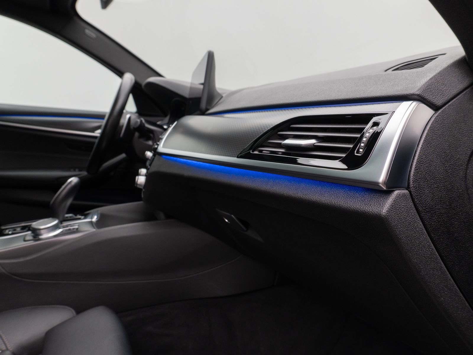 Fahrzeugabbildung BMW 530d  M Sport Panorama Kamera Laser HUD DAB HiFi