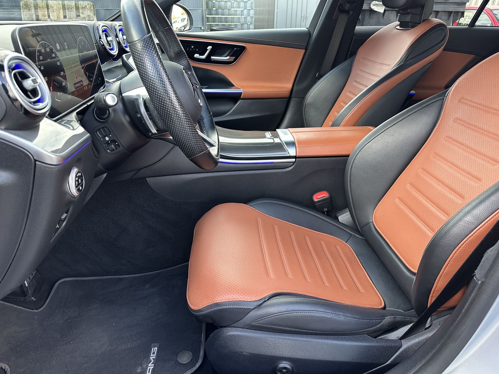 Fahrzeugabbildung Mercedes-Benz C 200 4Matic AMG-Line NAV+LED+KAMERA+AMBIENTE+SH