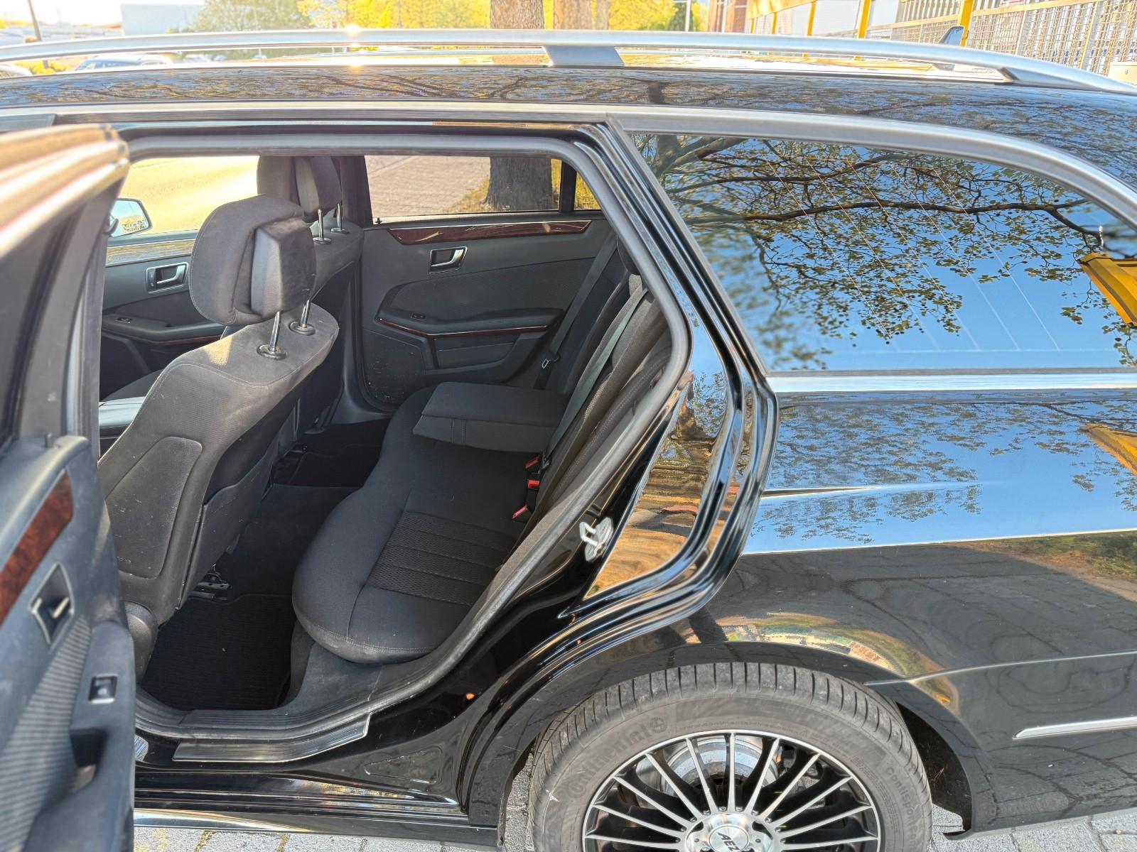 Mercedes-Benz E 220 CDI T-Modell  BlueEfficiency NAVI KLIMA PD