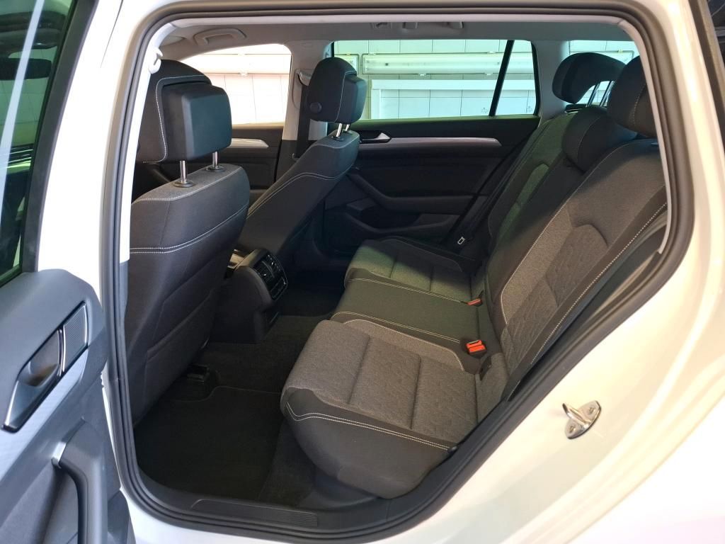 Volkswagen Passat - Bild 10