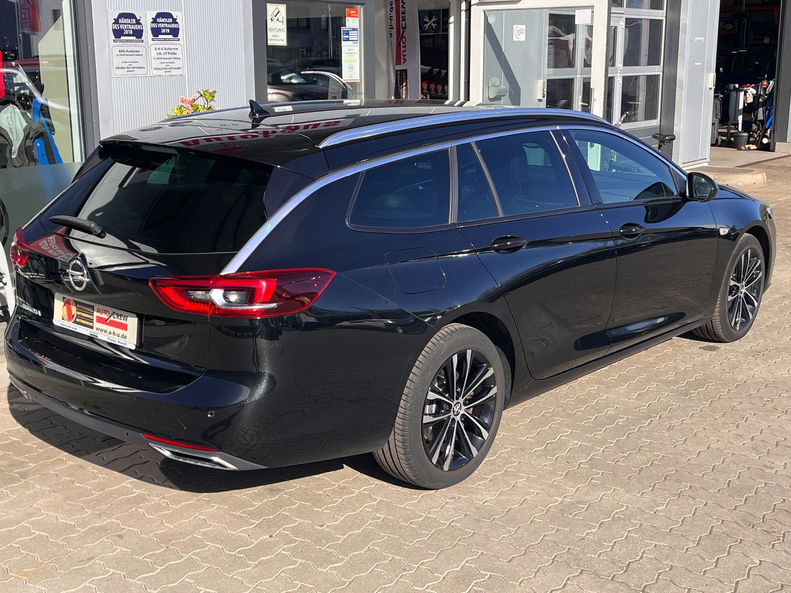 Fahrzeugabbildung Opel Insignia B Sports Tourer Elegance 2.0 Turbo Aut.