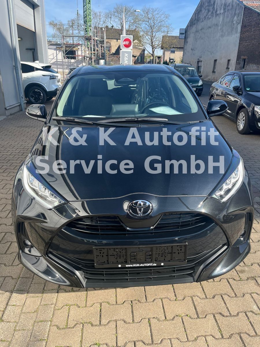 Toyota Yaris Hybrid Team D 116PS mit Comfort-Paket imagem 3