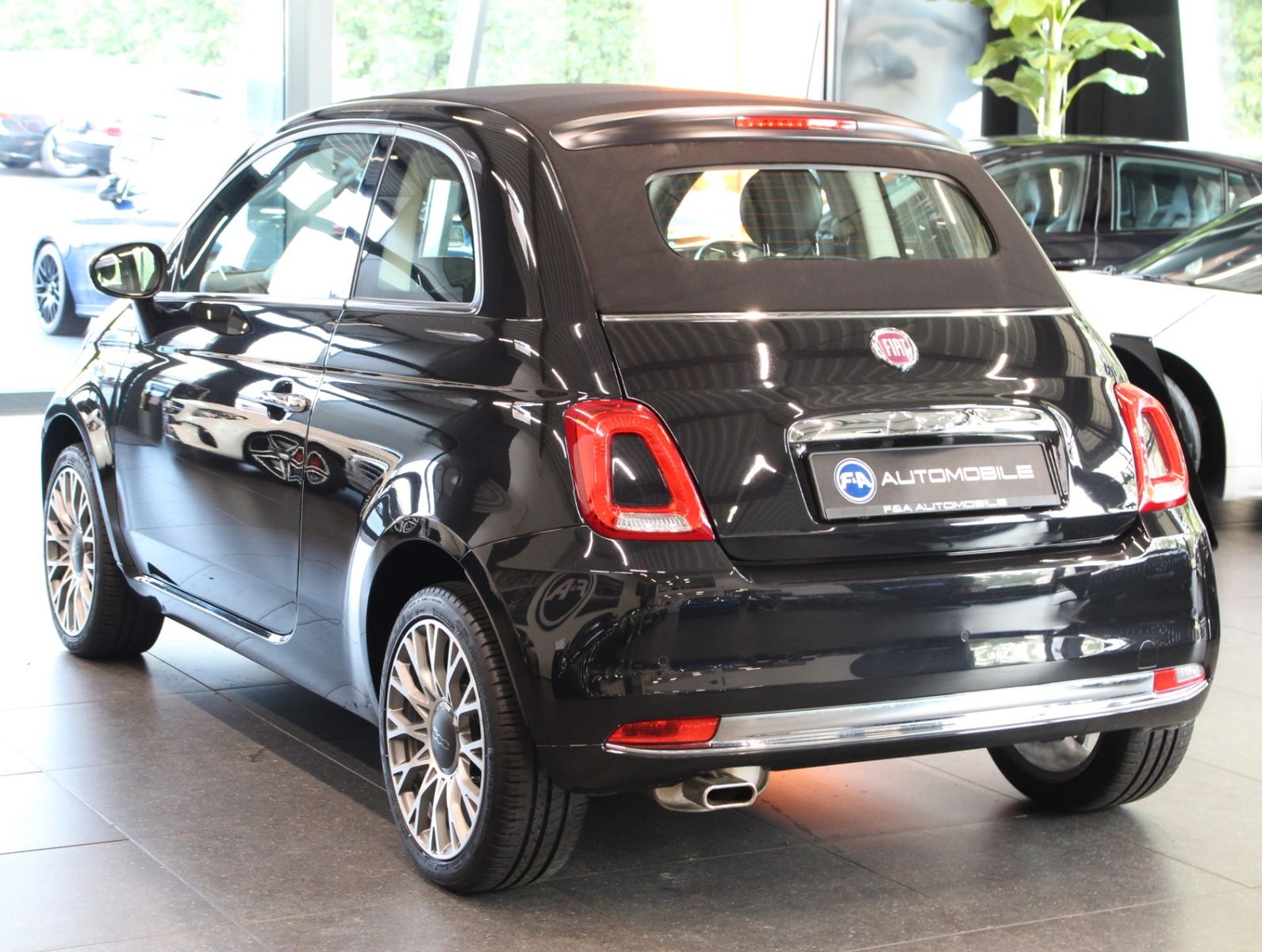 Fahrzeugabbildung Fiat 500C 1.2 8V Mirror Edition Cabrio Aut.*CarPlay