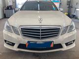 Mercedes-Benz E 500 T Avantgarde +AMG-LINE+ACC+S.DACH+NAV+AHK+ - Mercedes-Benz aus 2011: Kombi