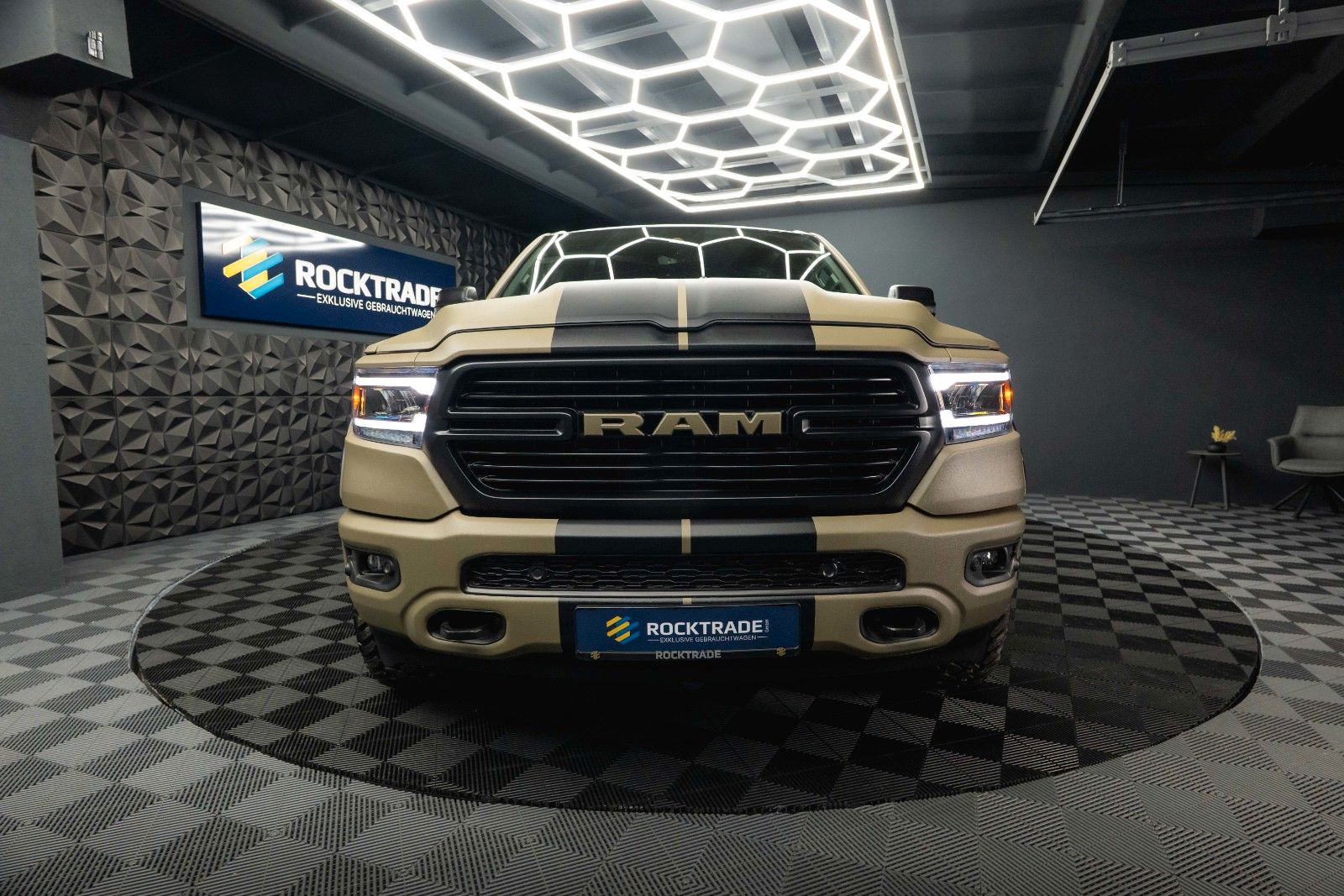 Fahrzeugabbildung Dodge RAM 5.7 V8 HEMI 4x4 PUNISHER LONGBED AxleLock