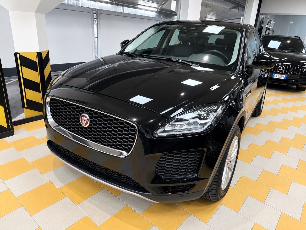 Jaguar E-Pace 2.0D 150 CV AWD imagem 3