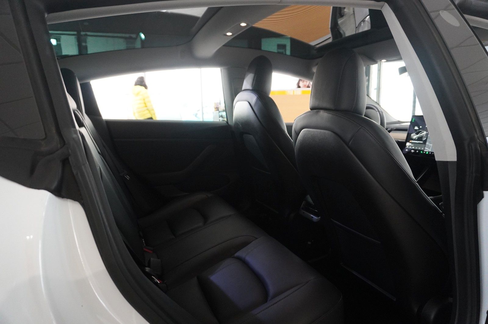 Fahrzeugabbildung Tesla Model 3 Standard Range Plus NAVI/KAMERA/SH/PANO