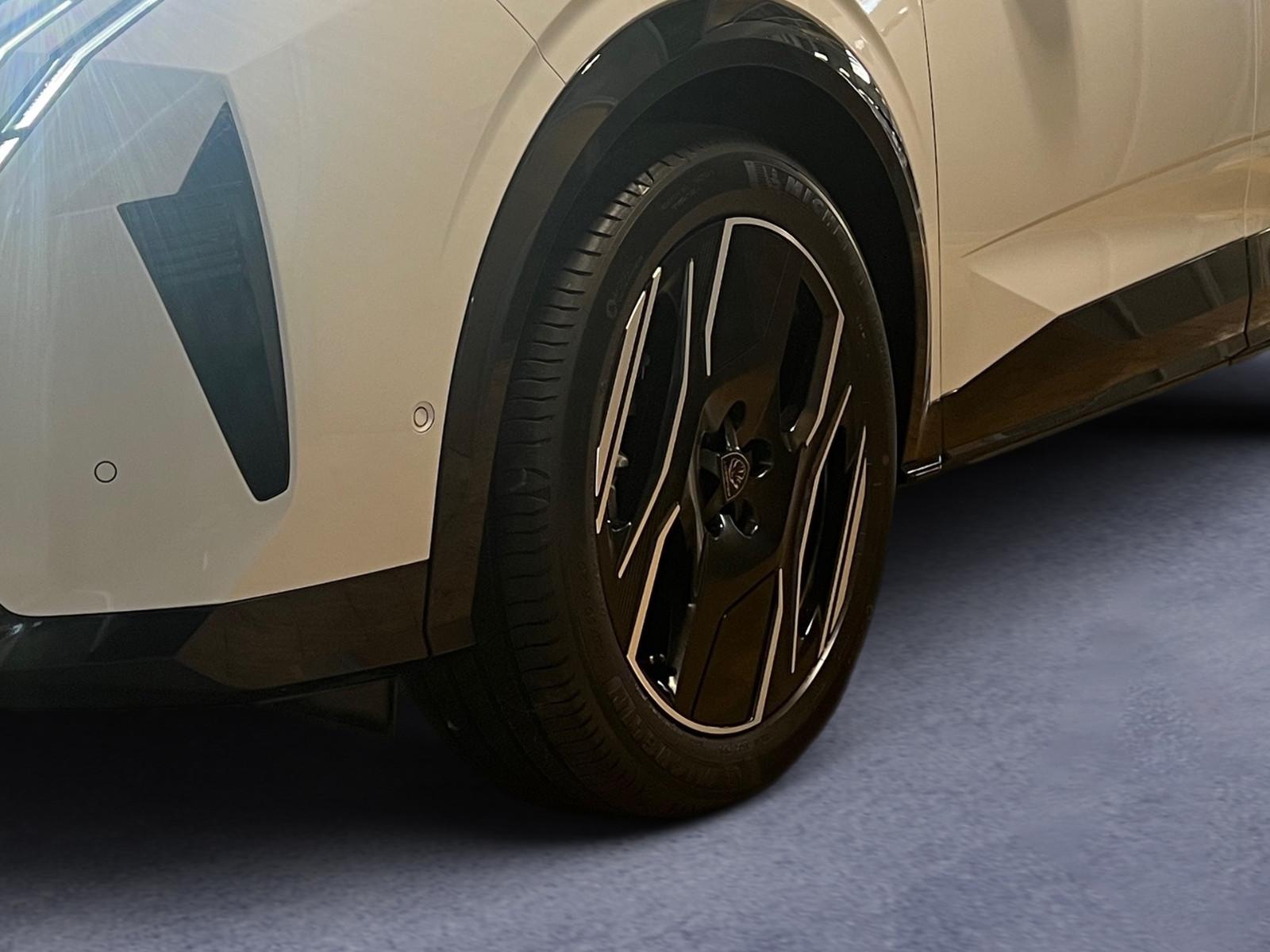 Peugeot 3008 Dual-Elektromotor 325 AWD Launch Edition