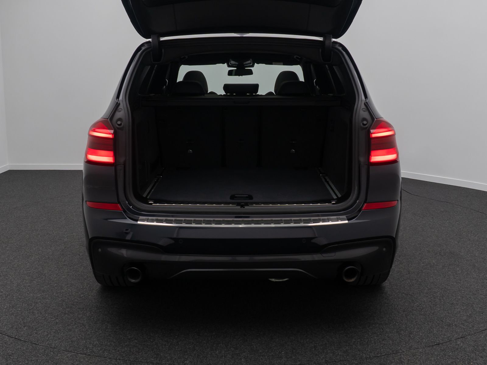 Fahrzeugabbildung BMW X3 xD30i M Sport DAB AHK Kamera Alarm HUD 20Zoll