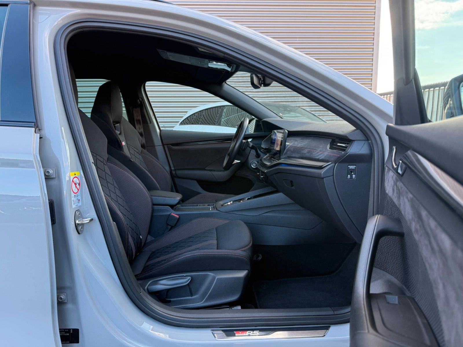 Fahrzeugabbildung SKODA Octavia 1.4 TSI iV RS HUD+R-Kamera+