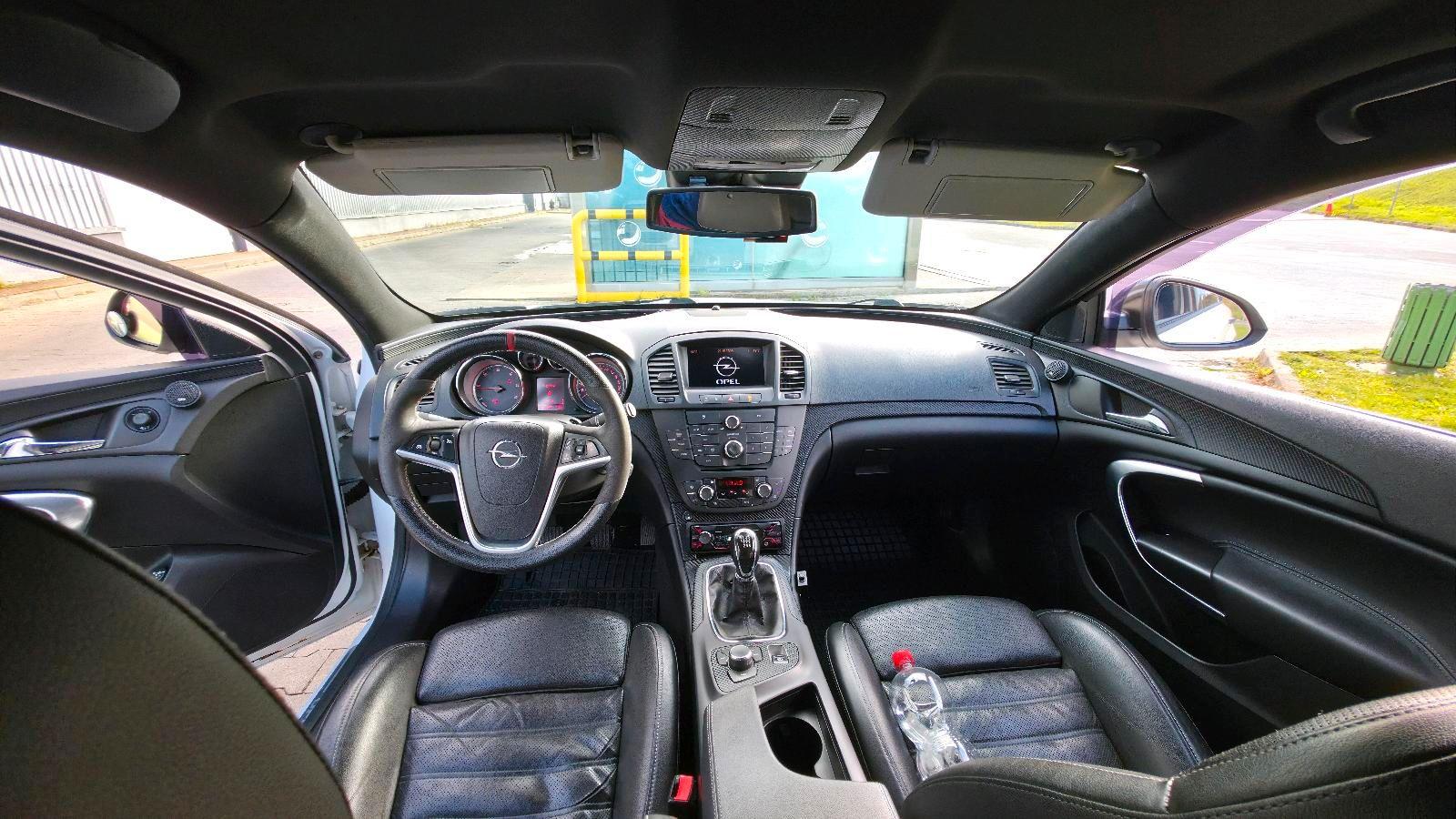 Opel Insignia 2010 — двигун 200 HP (147kW)