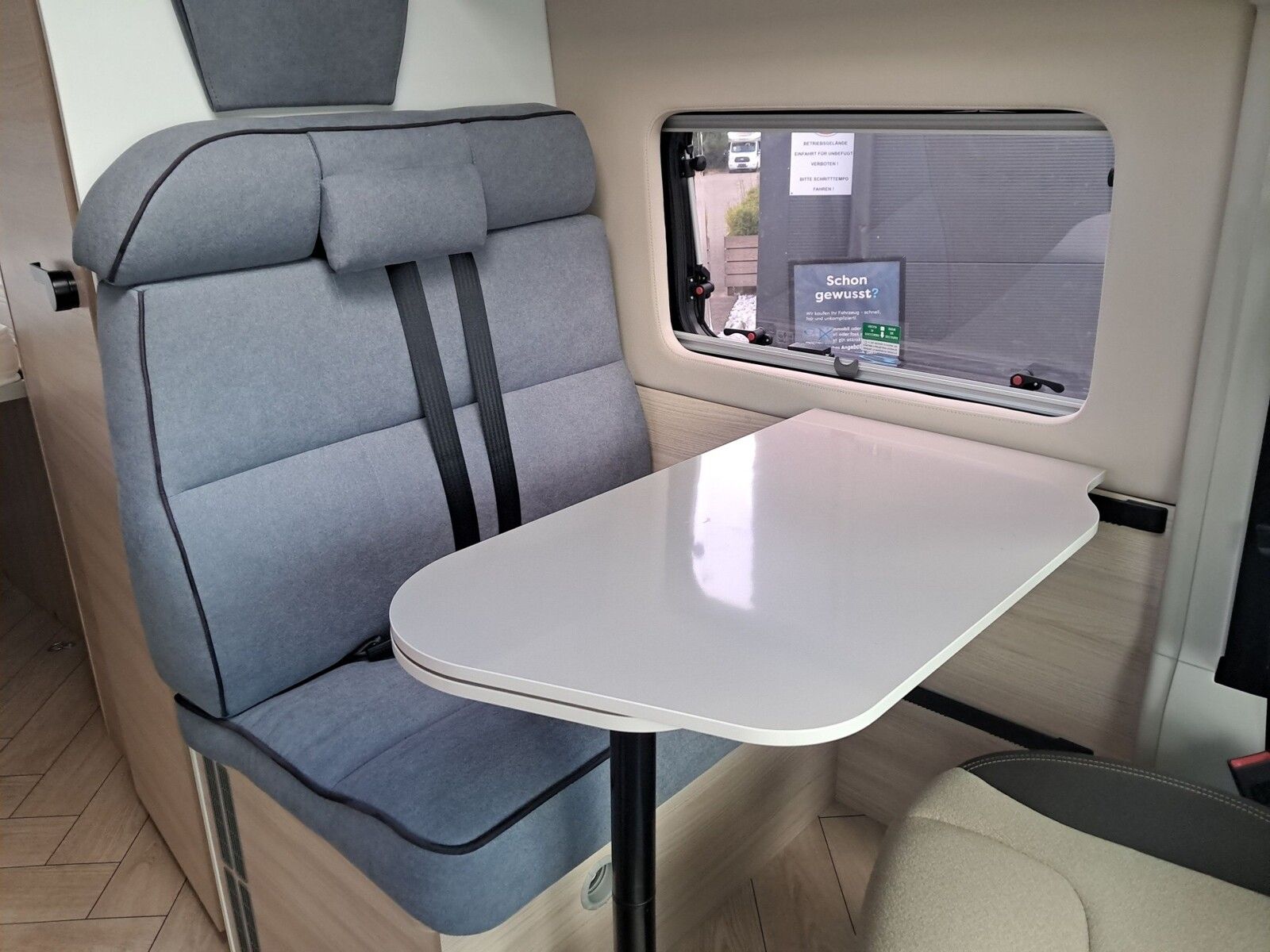 Fahrzeugabbildung Chausson Van First Line V594 Rückfahrkamera,