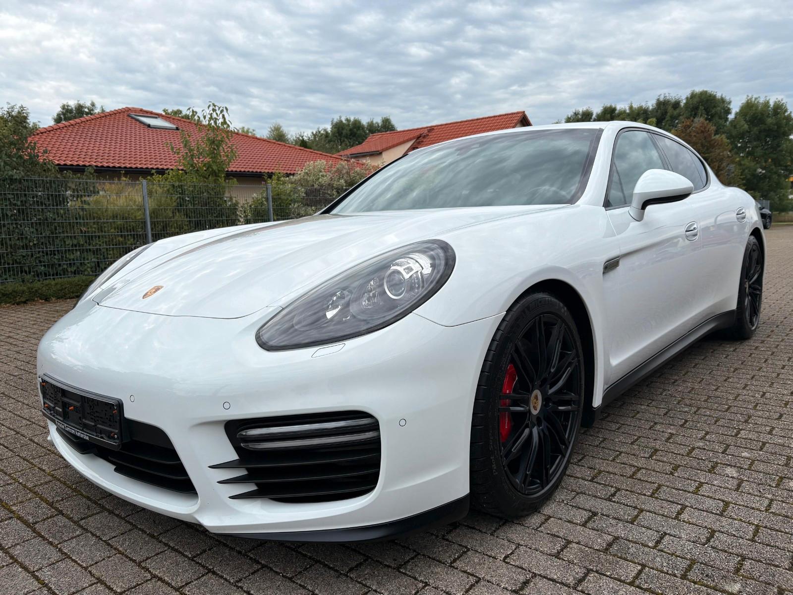 Porsche Panamera GTS AHK ACC LEDER BOSE CHRONO