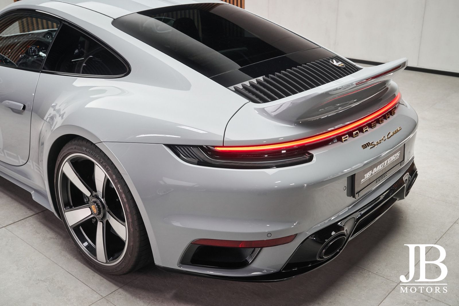 Fahrzeugabbildung Porsche 992 Sport Classic Burmester Lift Cognac 360° LED