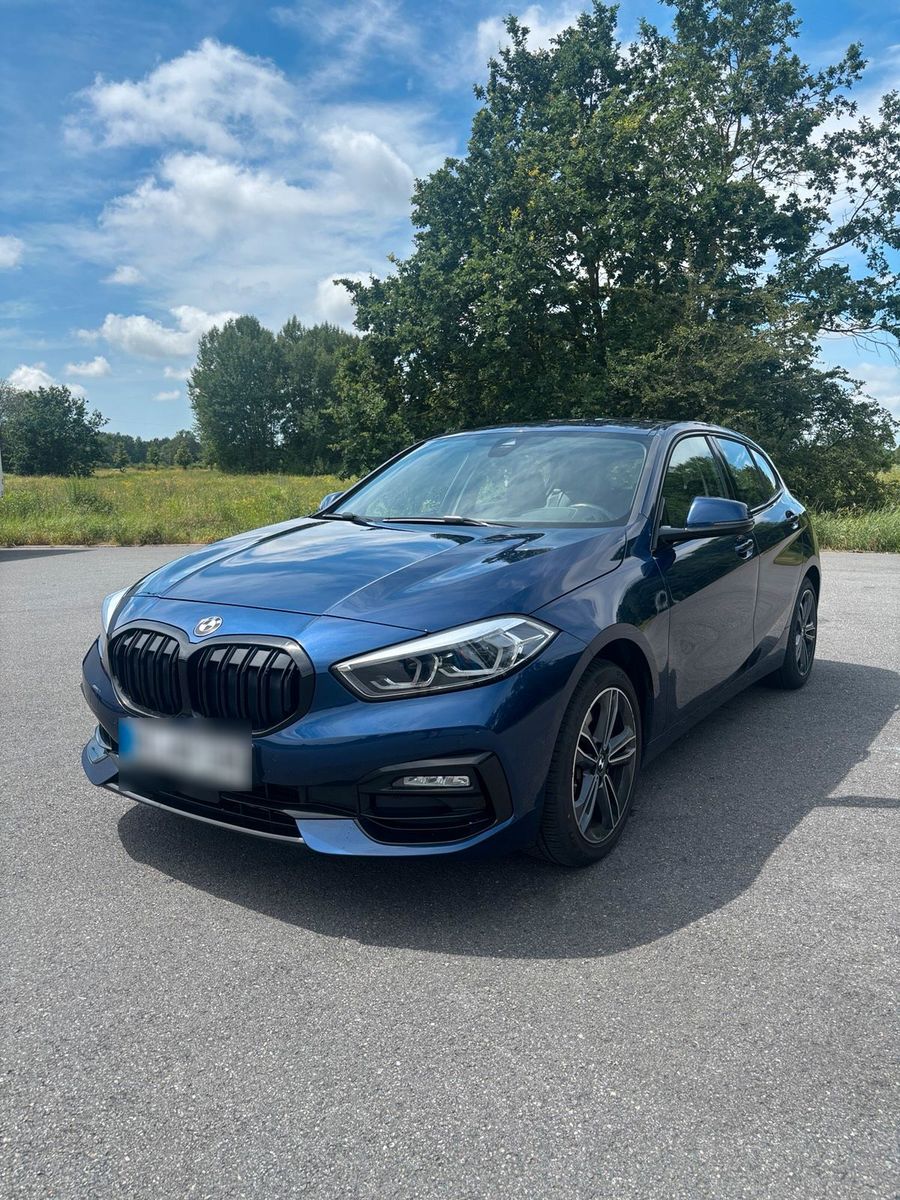 BMW BMW 120D xDrive F40/ LED/ Navi/ Automatik/...