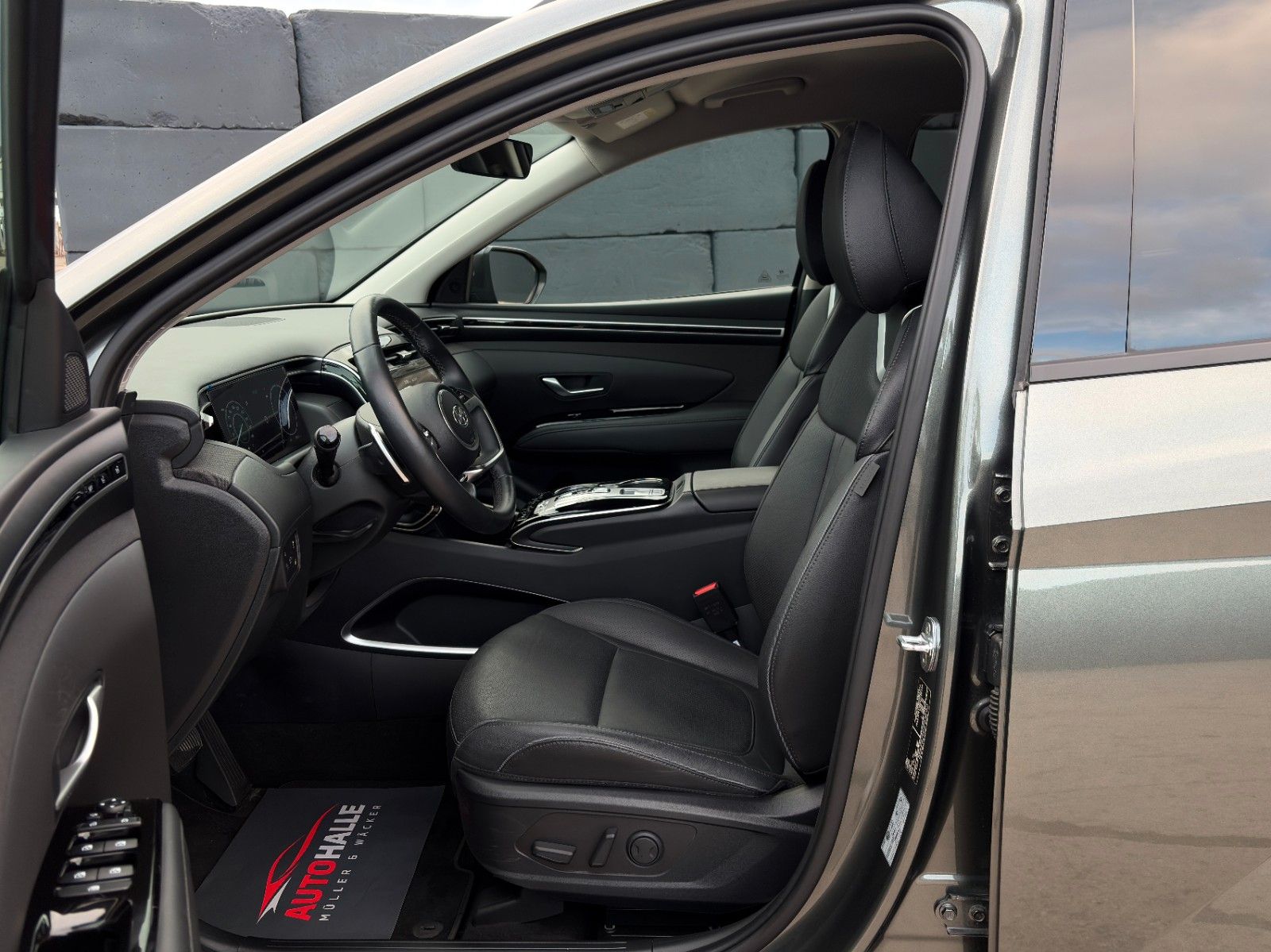 Fahrzeugabbildung Hyundai Tucson 1.6 T-GDI PHEV 4WD CarPlay 360° ACC SBL