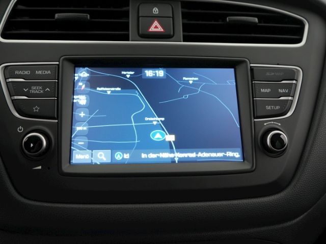 i20 STYLE DCT+NAVI+RÜCKFAHRKAMERA+SITZ-/LENKRADH
