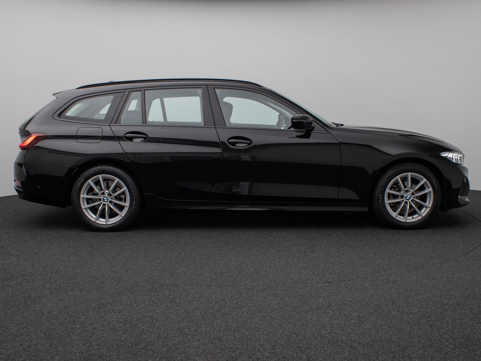 Fahrzeugabbildung BMW 318i Kamera DAB CockPit+ Alarm Geschwindigkeitsr