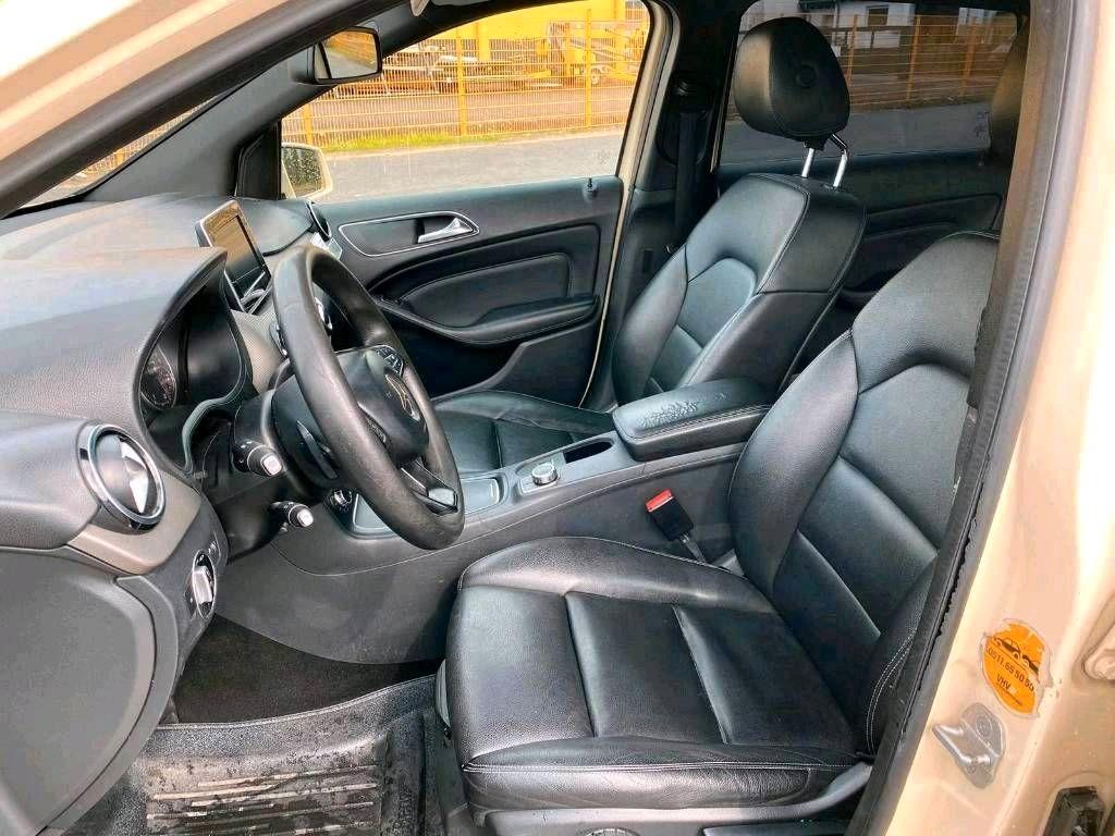 Mercedes-Benz B180 2015 — photo 6