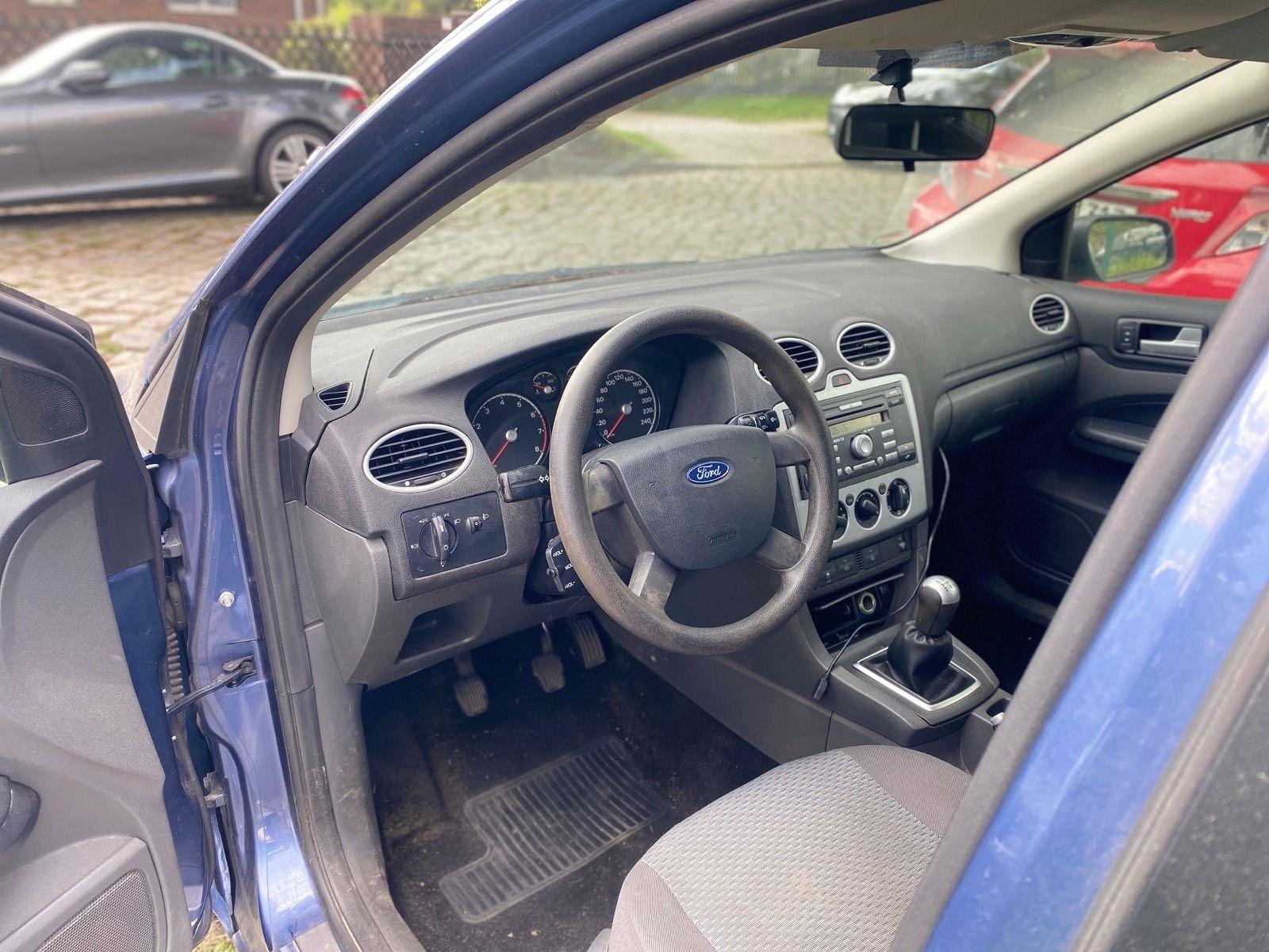 Ford Focus 2006 — photo 12