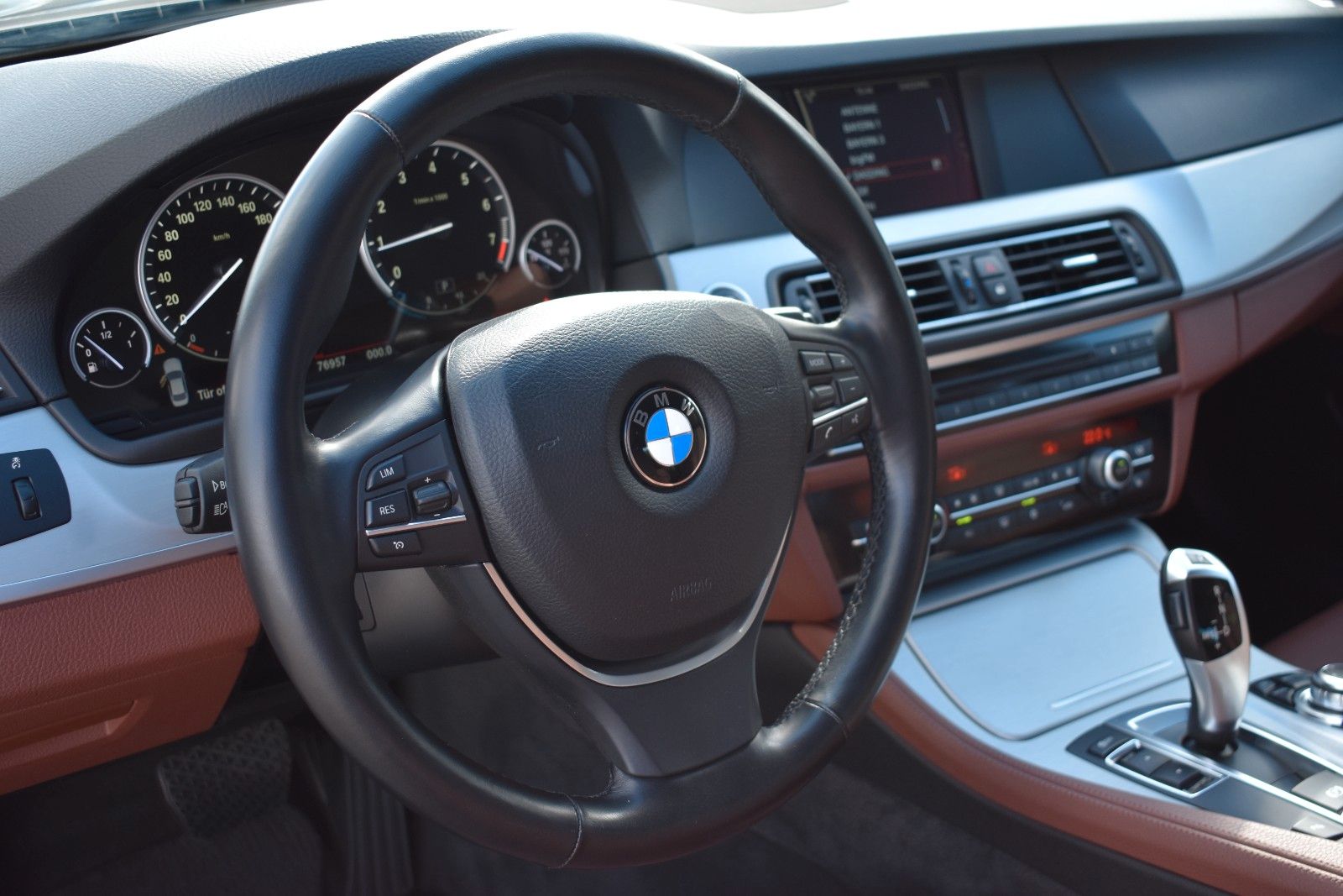 Fahrzeugabbildung BMW 520i Limo Autom. Navi Leder Xenon AHK GSD