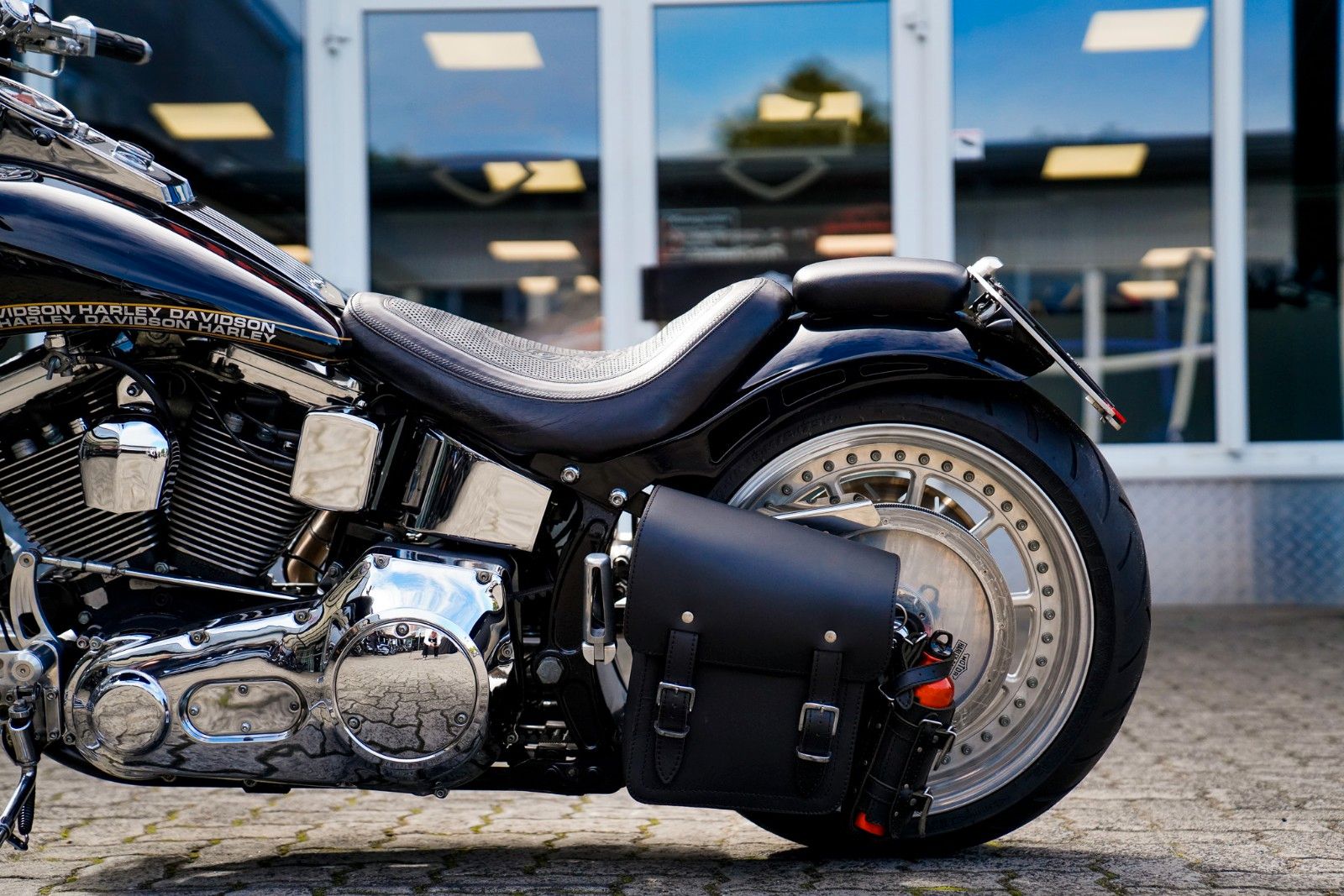 Fahrzeugabbildung Harley-Davidson FLSTC HERITAGE SOFTAIL CLASSIC EVO Custom Umbau