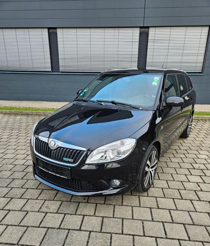 Skoda Fabia Combi / RS / Schwarz / Automatik /