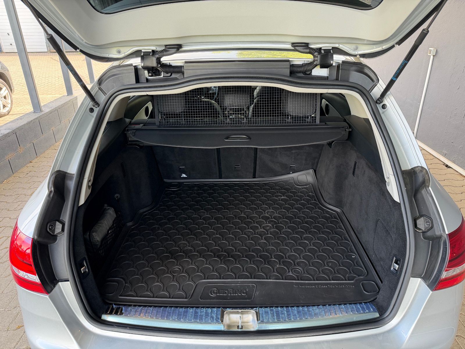 Mercedes-Benz C 200 T-Modell 4Matic Avantgarde — Bild 7