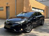 Toyota Avensis Business Edition/1.HAND/57TKM/AUTOMATIK/ - Toyota mit Benzin-Antrieb: Limousine, Automatik