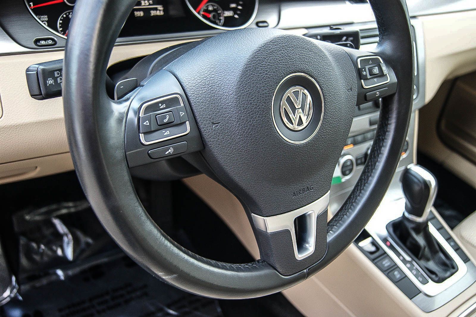 Fahrzeugabbildung Volkswagen Passat Lim 1.8TSI DSG XENON PDC BUSINESS WINTER